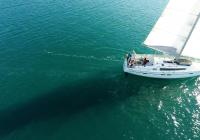 bateau à voile bateau à voile en mer